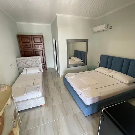 Paolo's Himare