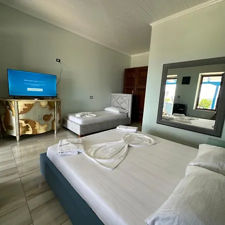 Paolo's Himare