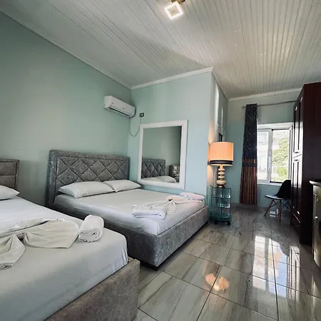 Paolo's * Himare