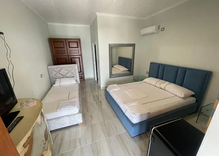 Paolo's Himare