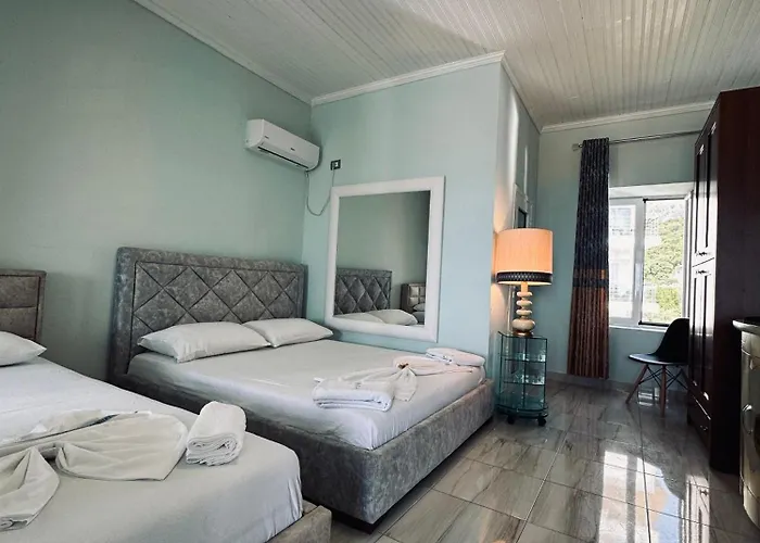 Paolo's * Himare